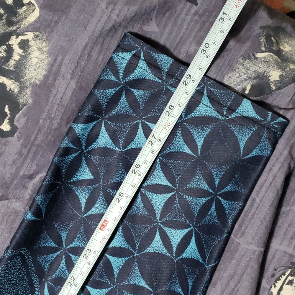 3/$65 Inner Fire yoga capri - Picture 5 of 5
